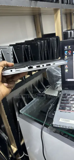 Laptop HP EliteBook 820 G3 4GB Intel Core I5 HDD 500GB
