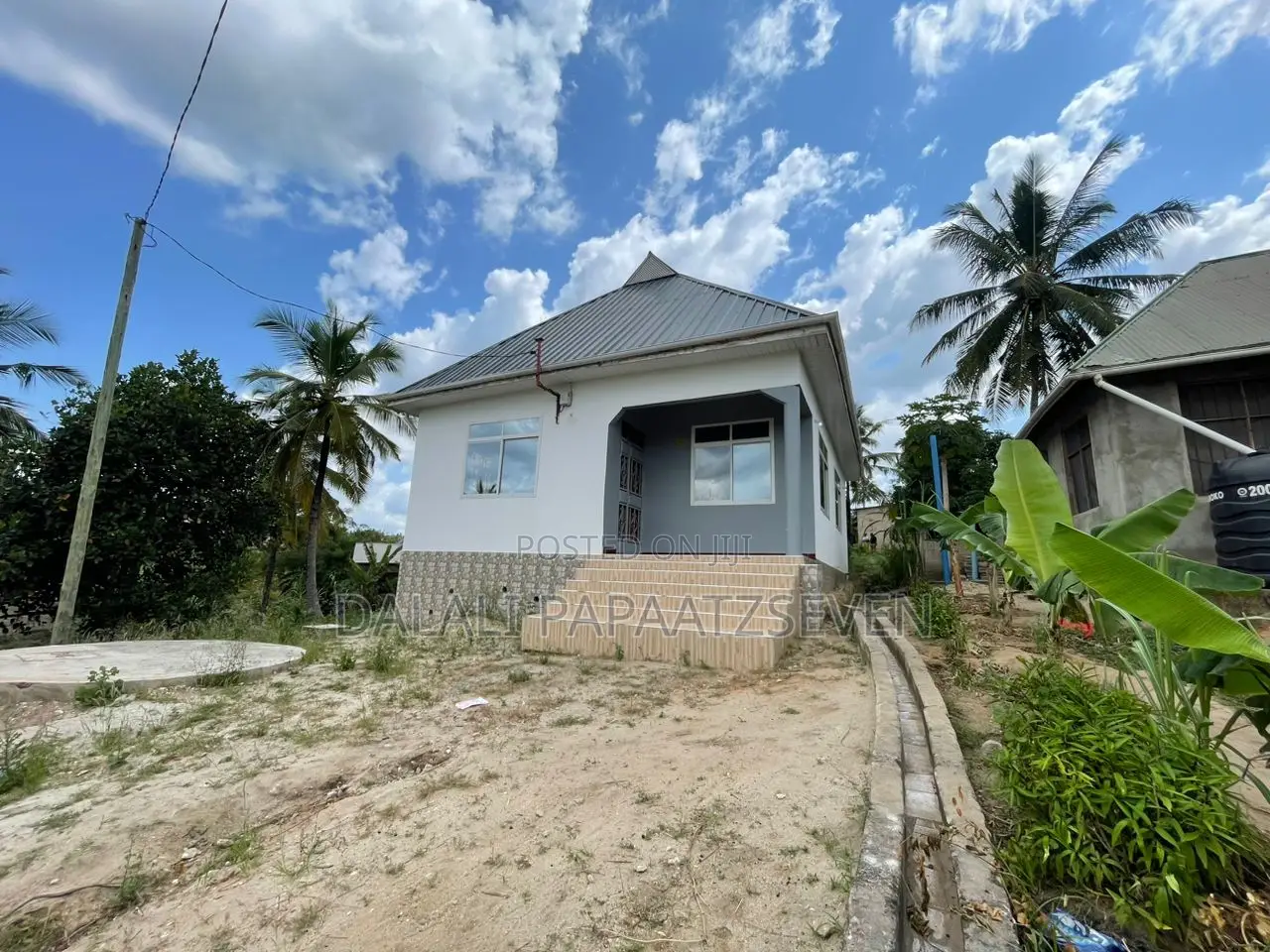 3bdrm House in Dalalipapaatzseven, Mbezi for sale