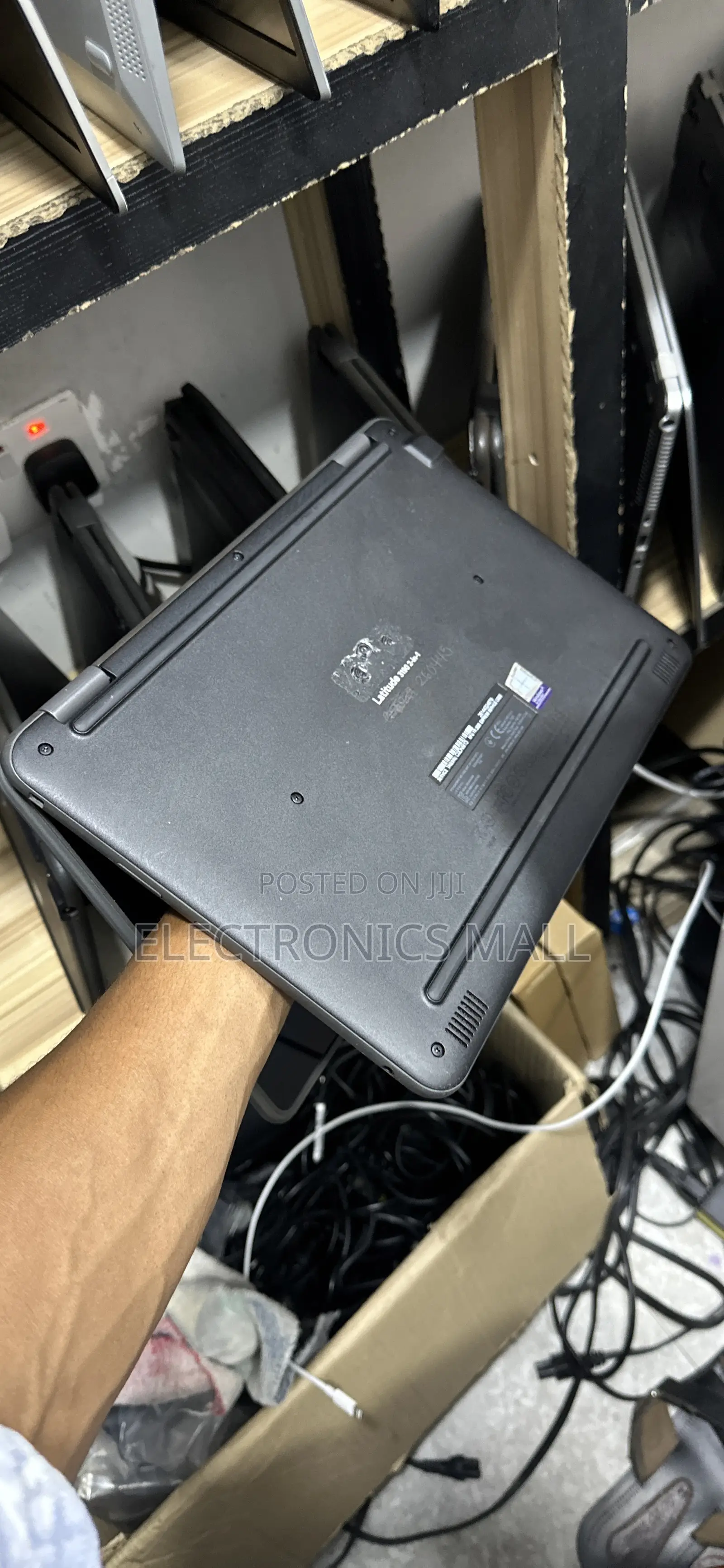 Laptop Dell Latitude 3189 4GB Intel Core 2 Duo SSD 128GB