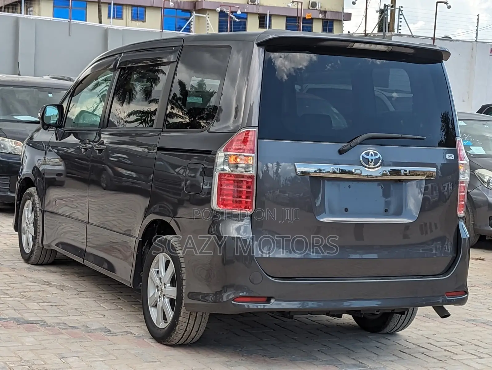 Toyota Noah 2008 Gray