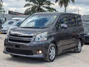 Toyota Noah 2008 Gray