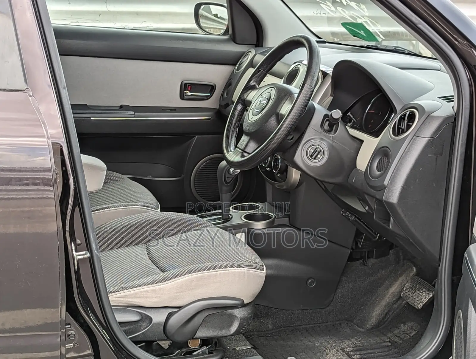 Mazda Verisa 2014