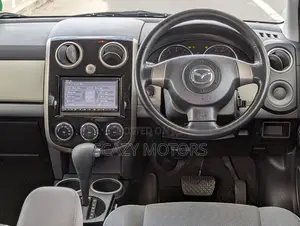 Mazda Verisa 2014