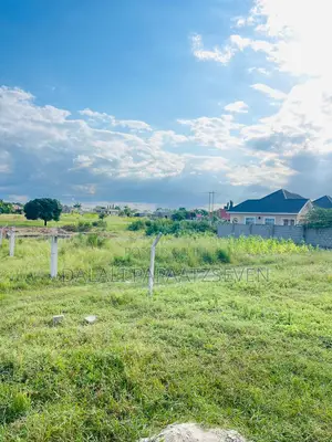 Viwanja Vyenye Ukubwa Wa SQMT 400 Vinauzwa Vipo Mbweni