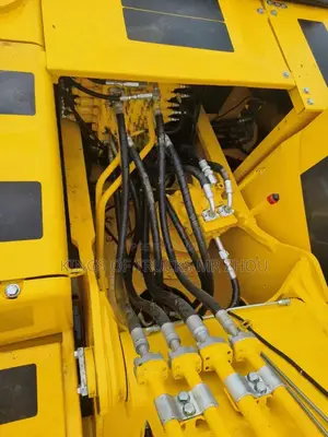 Used Komatsu 200 Excavator