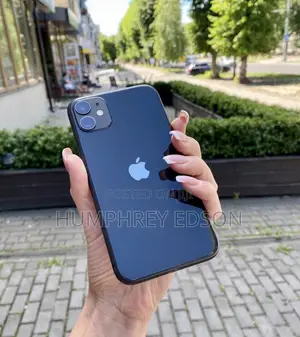 Photo - Apple iPhone 11 64 GB Black