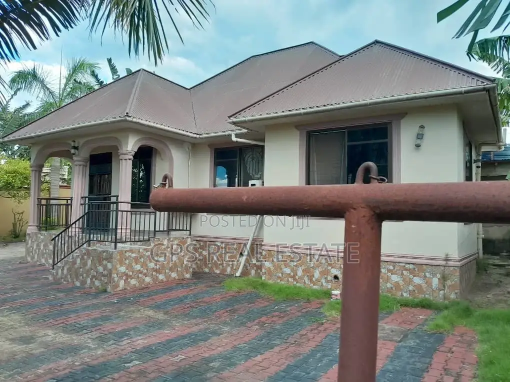 3bdrm House in Madale Mbopo, Kinondoni for sale