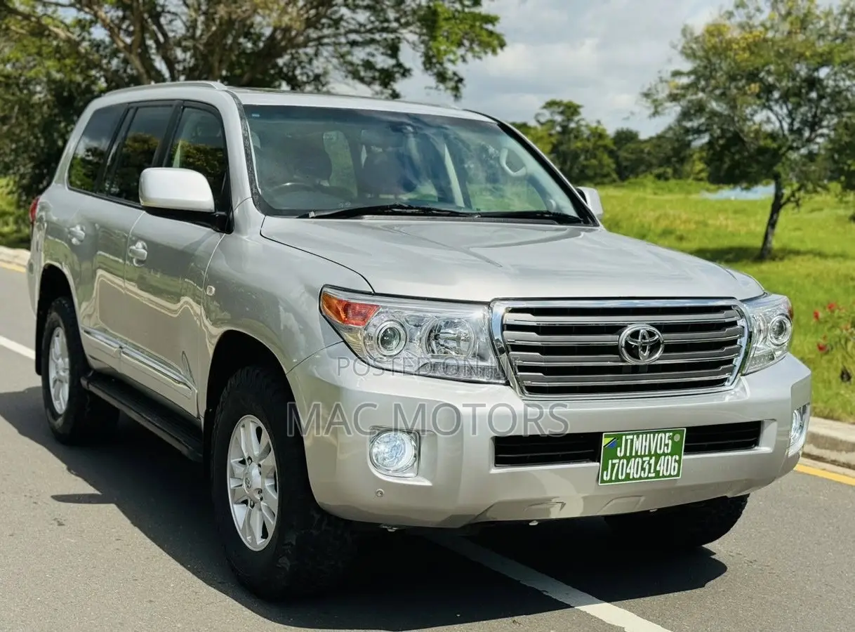 Toyota Land Cruiser 4.5 V8 VXR 2012 Silver