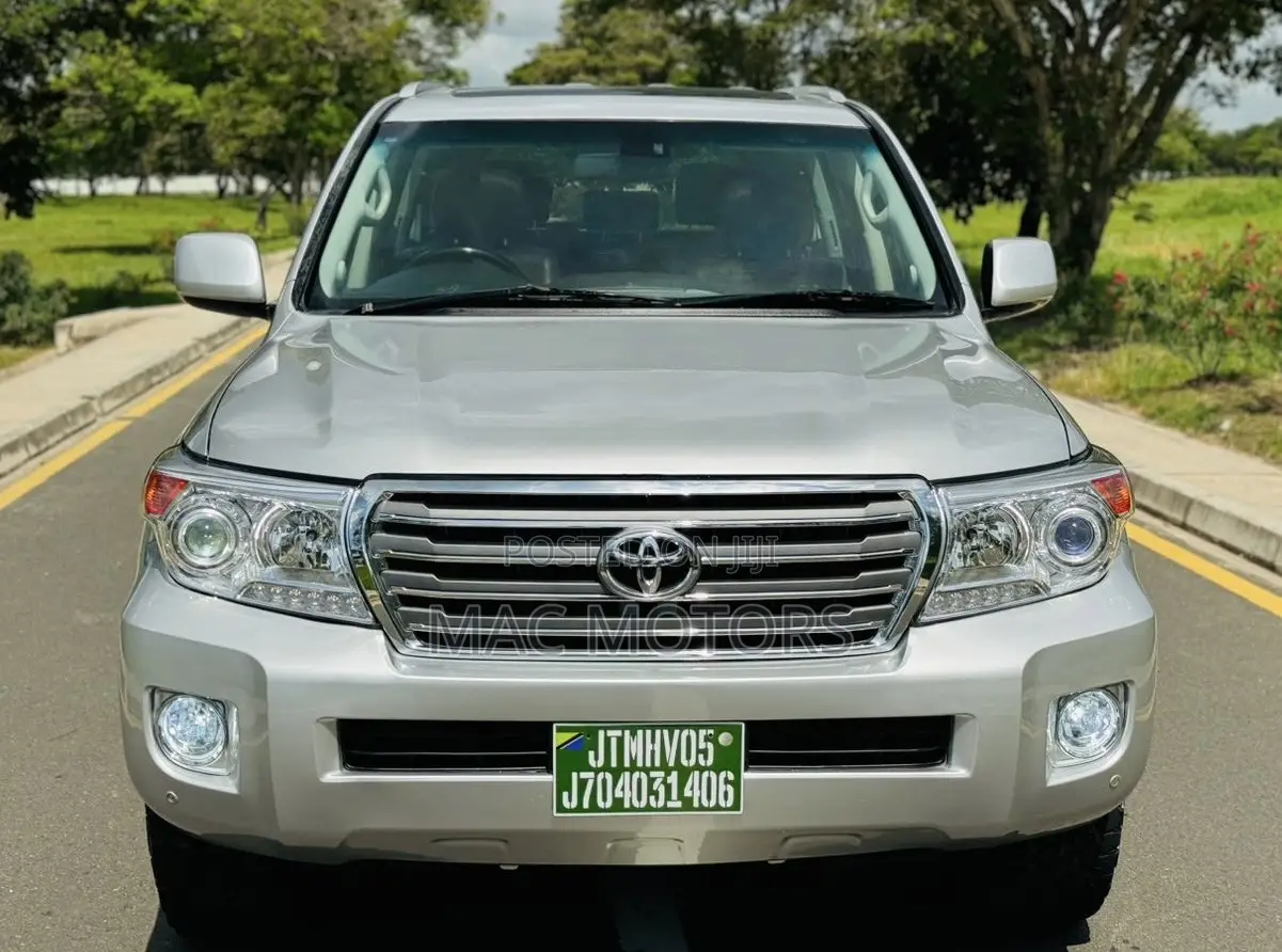 Toyota Land Cruiser 4.5 V8 VXR 2012 Silver