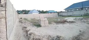 Eneo Lenye Ukubwa Wa SQMT 1064 Linauzwa Lipo Tegeta Wazo