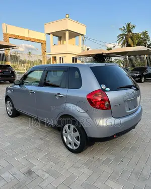 Mazda Verisa 2005 Gray