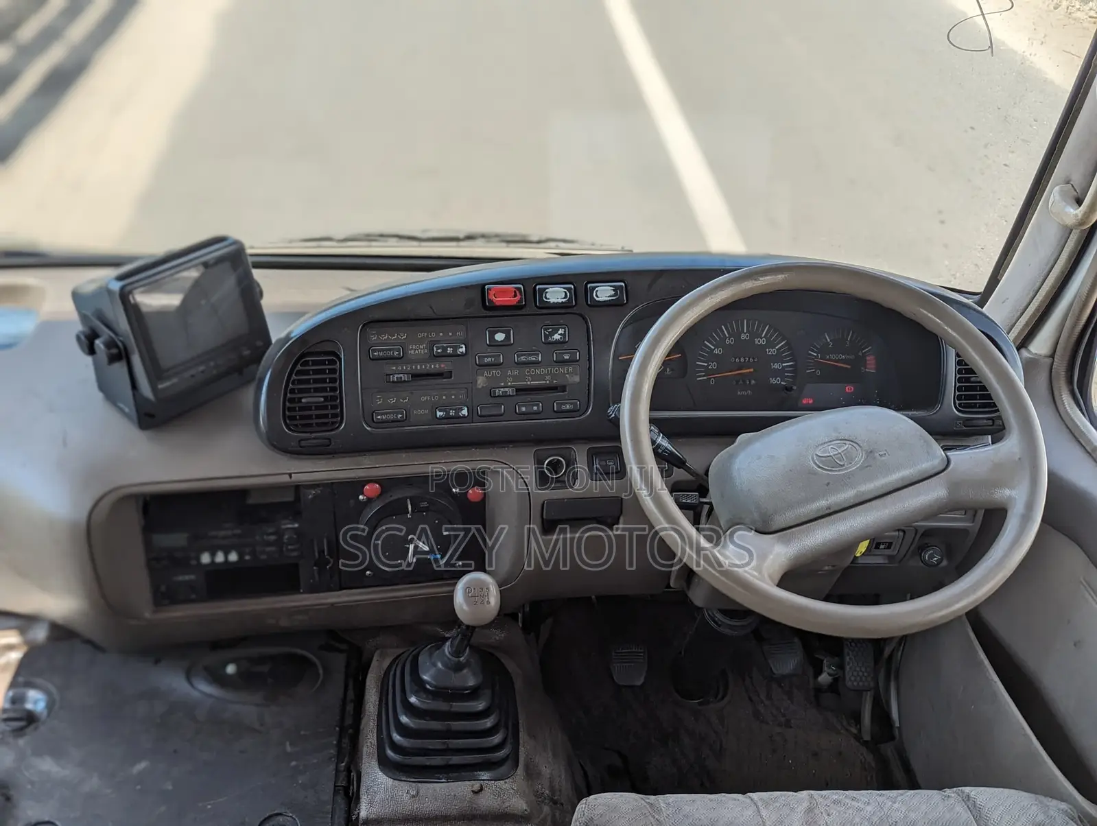 Toyota Coaster 2002 White