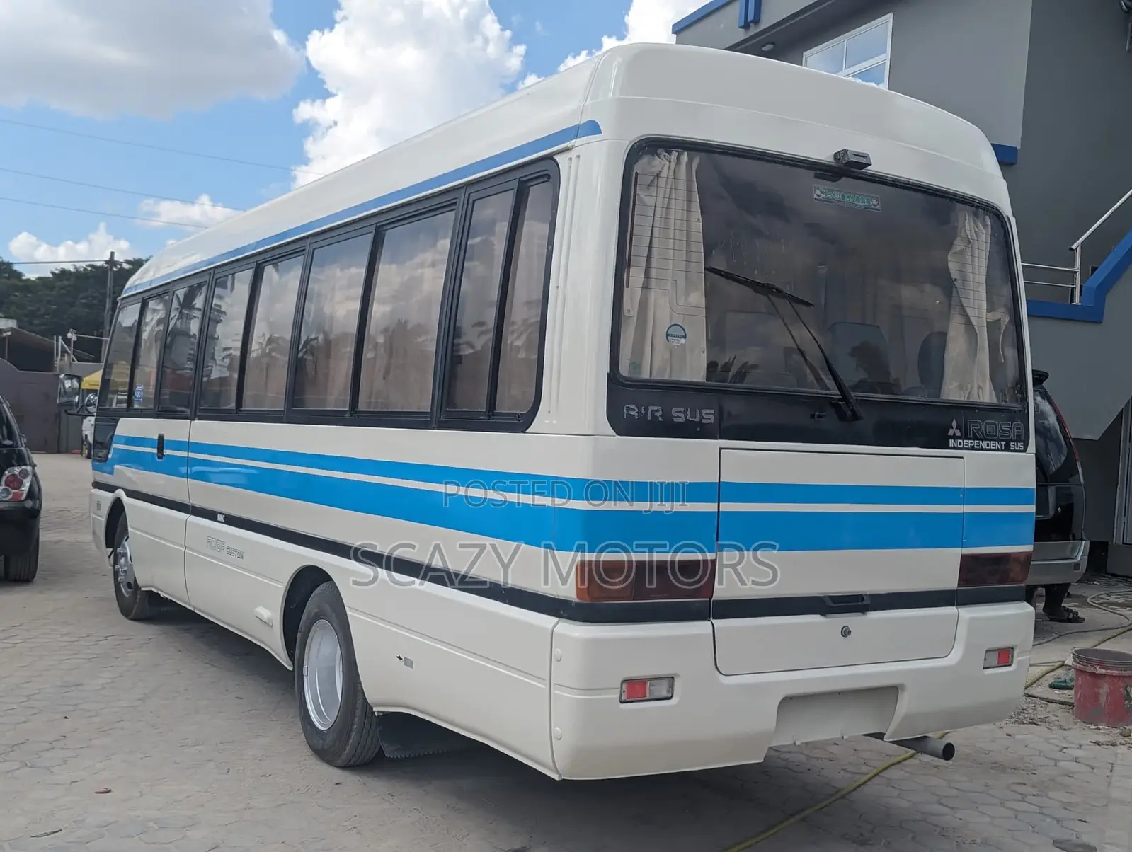 Mitsubishi Fuso Rosa 1998 White