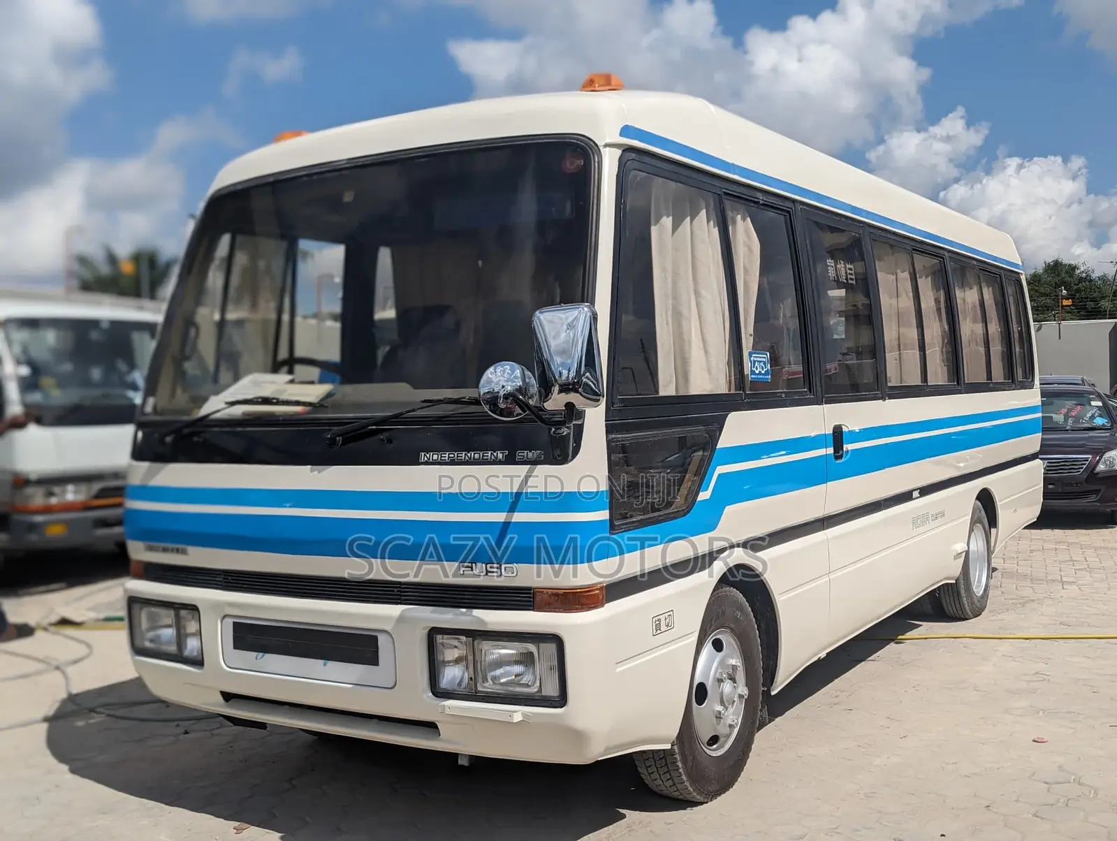 Mitsubishi Fuso Rosa 1998 White