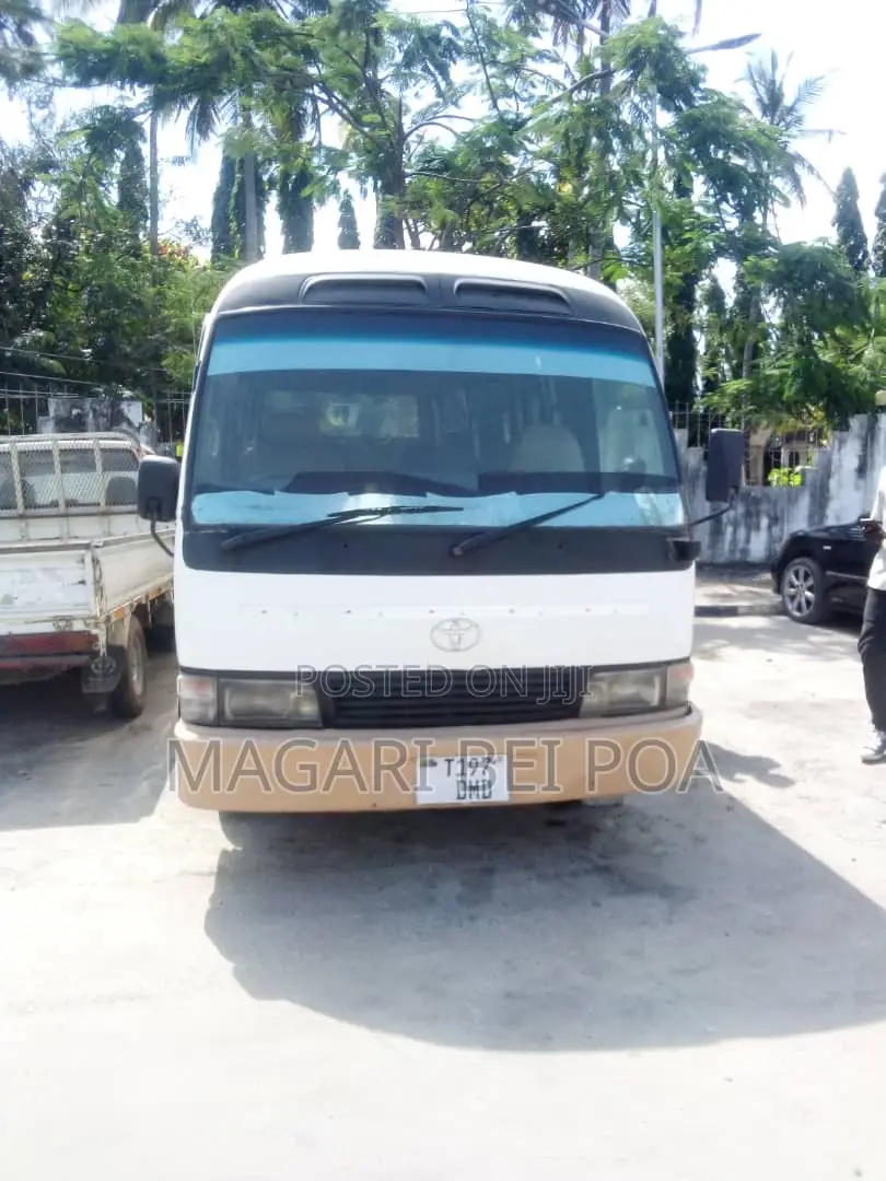 Toyota Coaster 2004 White