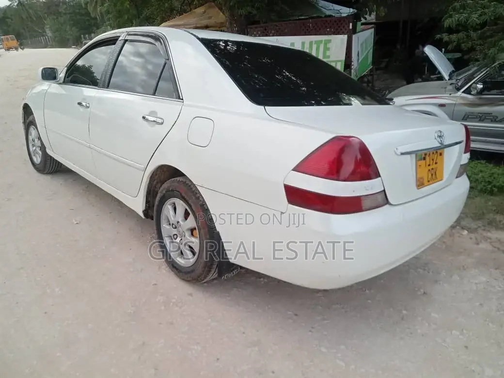 Toyota Mark II 2002 White