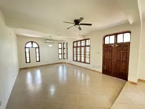 6bdrm House in Mbez Beach Africana for rent
