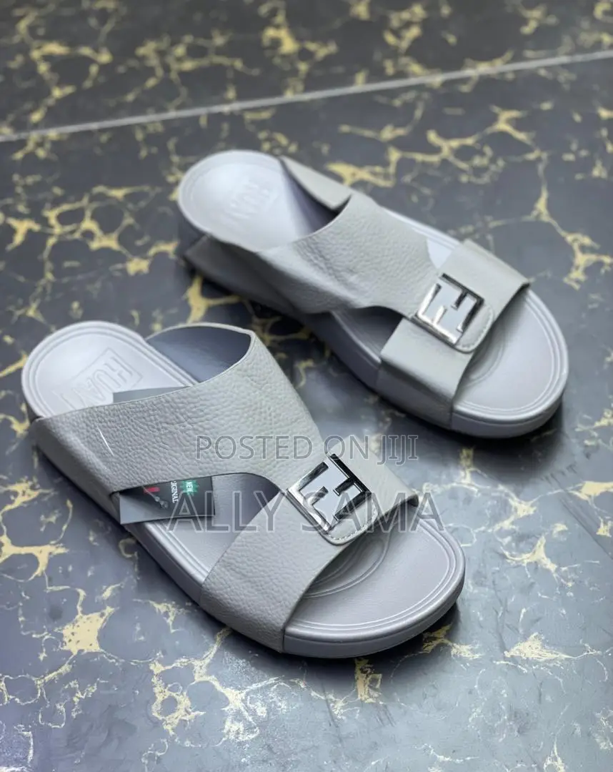 New Color New Desgn HUAYI Mens Sandals