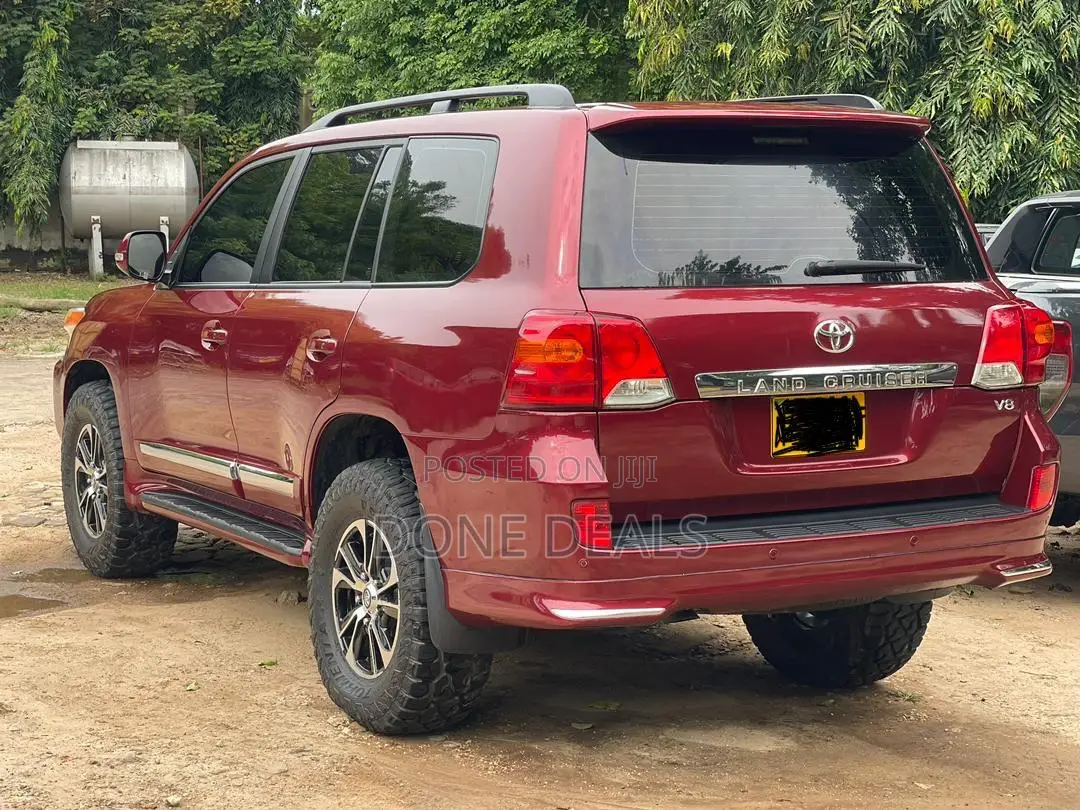Toyota Land Cruiser 2012 Red