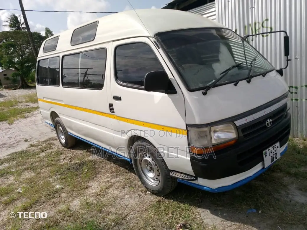Toyota HiAce 2002 White