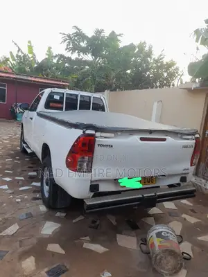 Toyota Hilux 2018 White