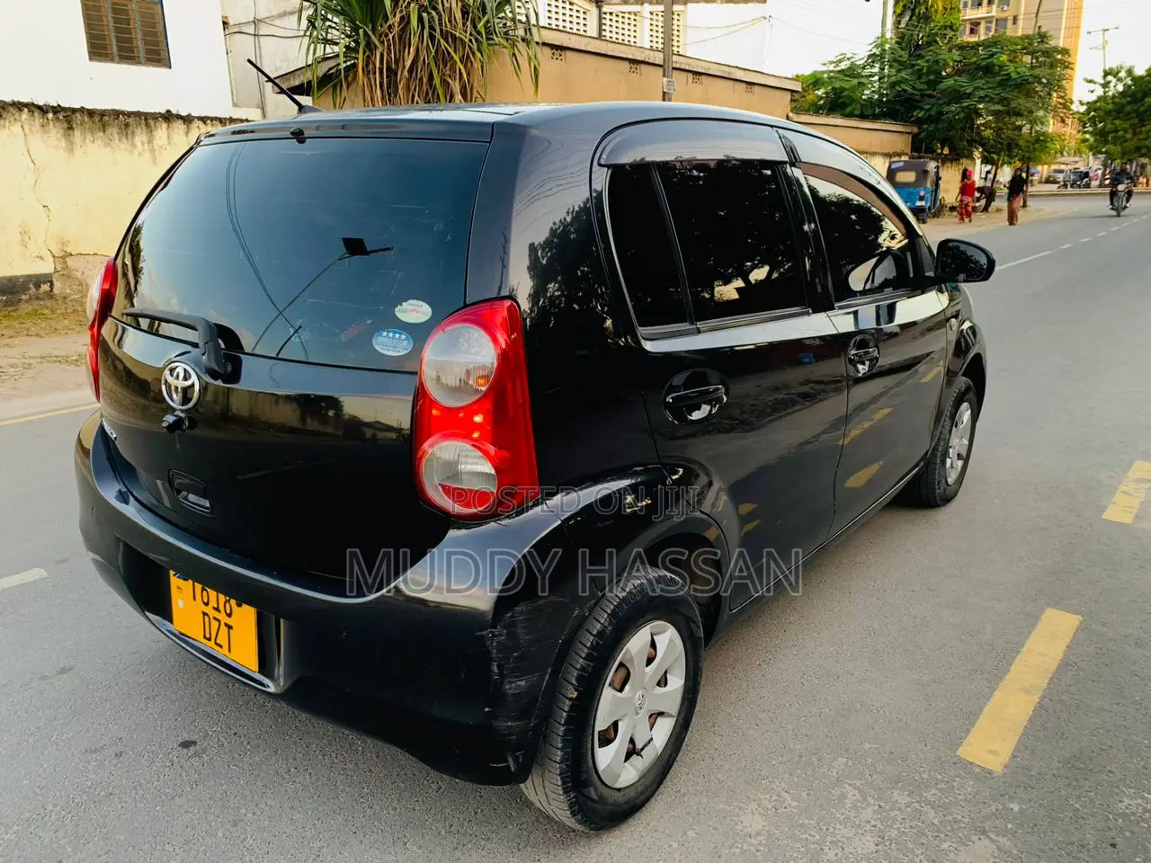 Toyota Vitz 2010 Black