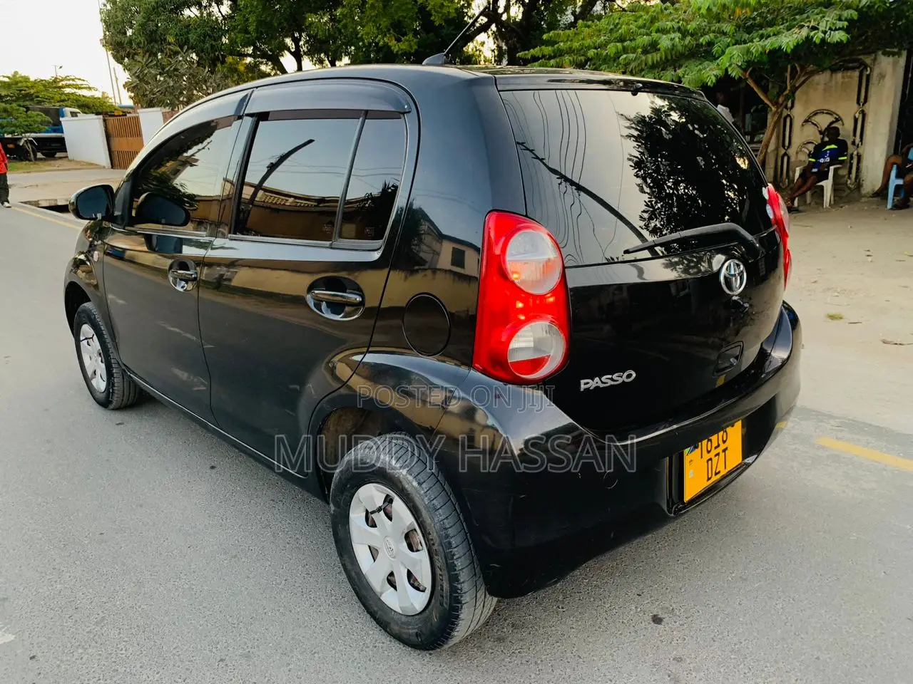 Toyota Vitz 2010 Black