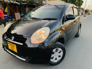 Toyota Vitz 2010 Black