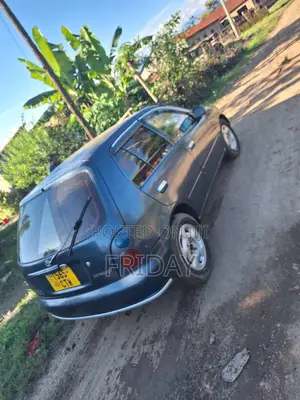Toyota Starlet 2000 Blue