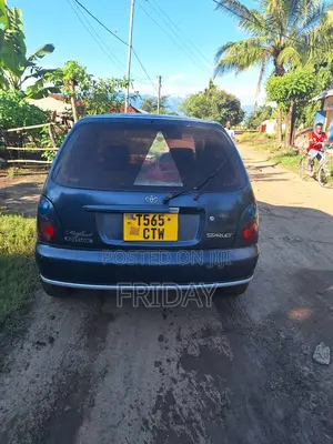 Toyota Starlet 2000 Blue