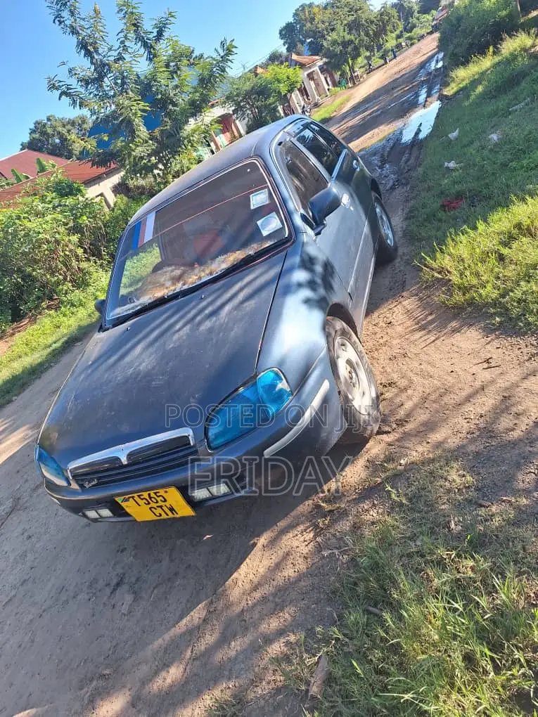 Toyota Starlet 2000 Blue