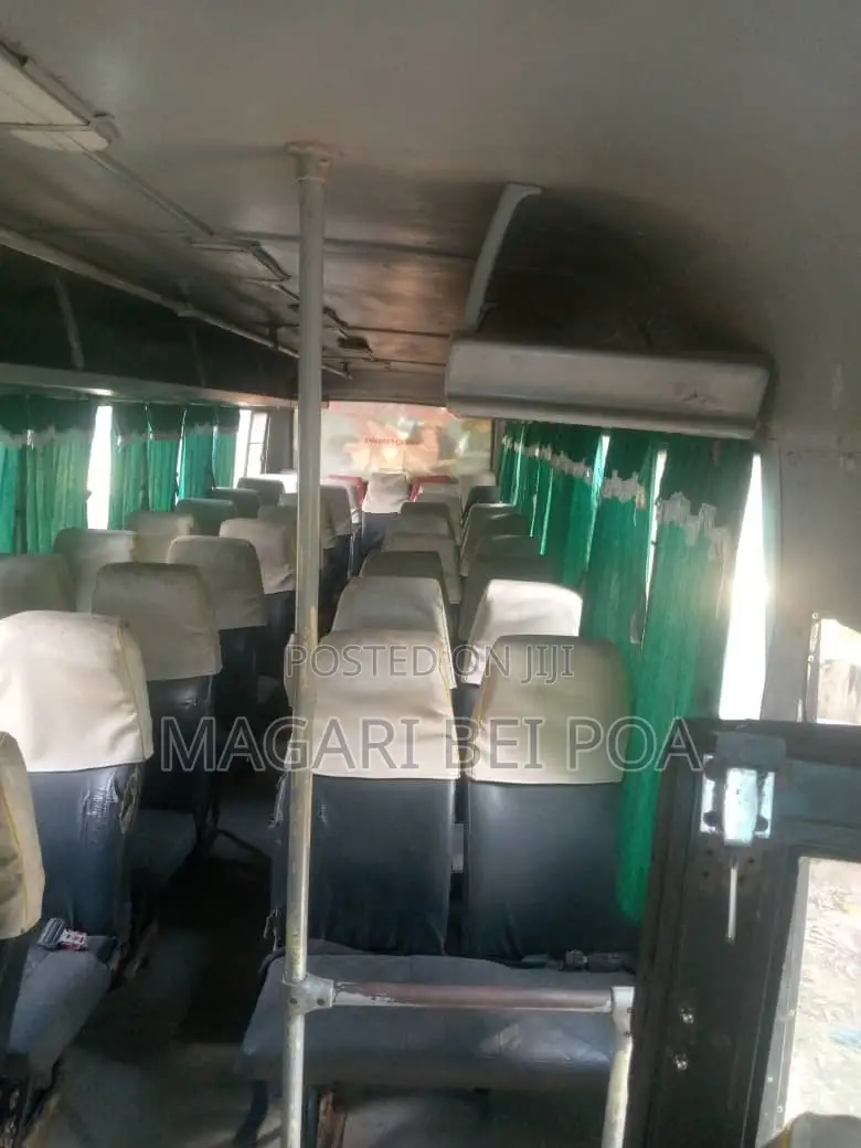Tata Starbus Ultra Skool 2000 Orange