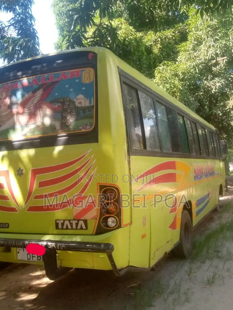 Tata Starbus Ultra Skool 2000 Orange