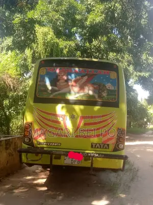 Tata Starbus Ultra Skool 2000 Orange