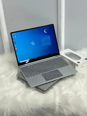 Photo - Laptop Microsoft Surface Laptop Go 8GB Intel Core i5 SSD 256GB