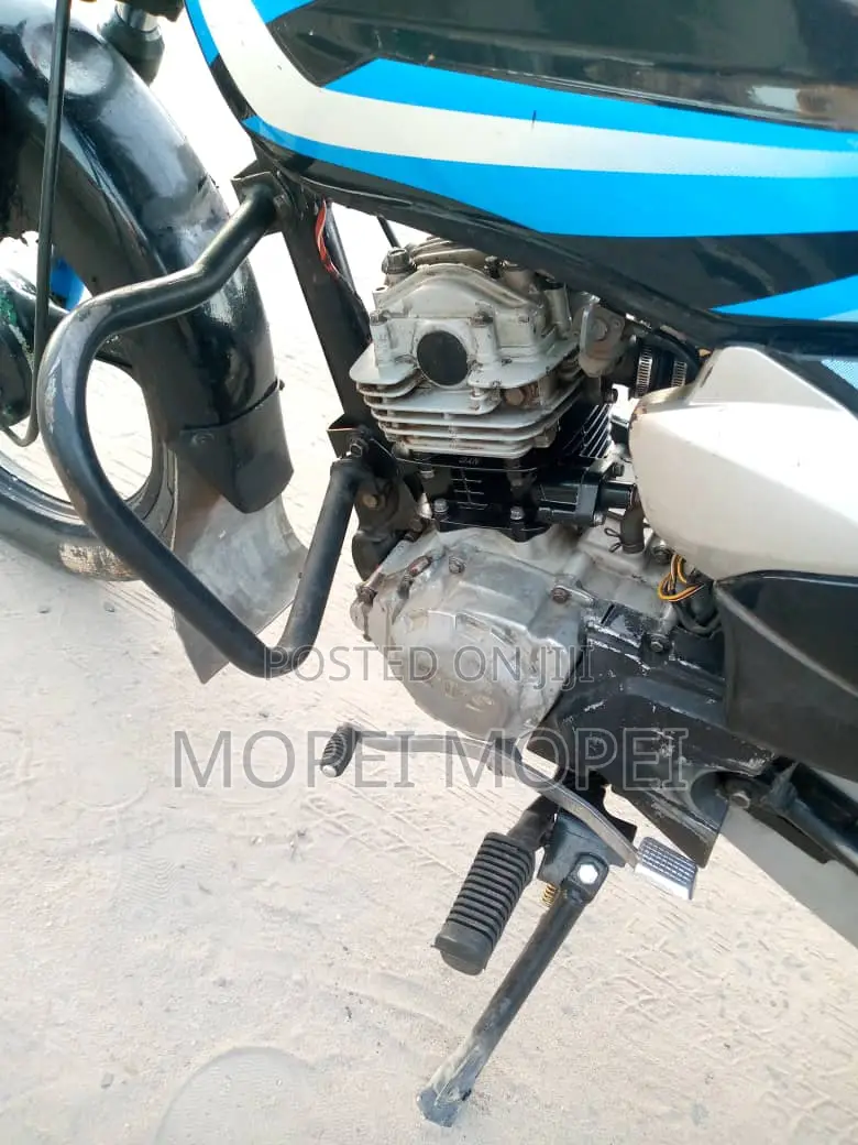 TVS HLX 125 2021 Black