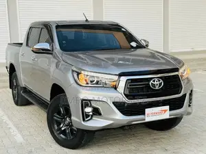Photo - Toyota Hilux 2019 Silver