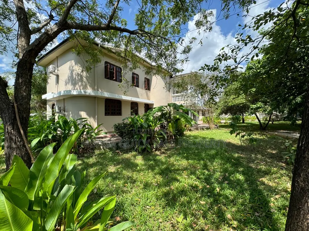 6bdrm House in Mbezi Africana for rent