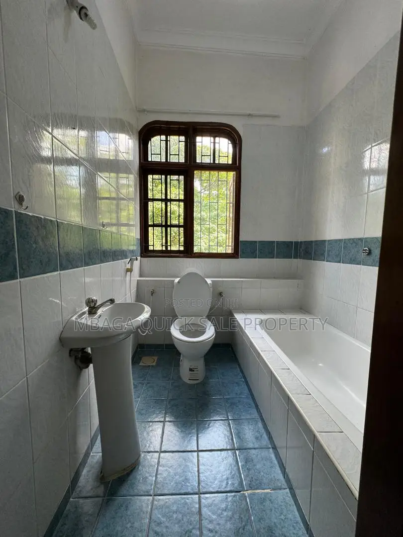 6bdrm House in Mbezi Africana for rent