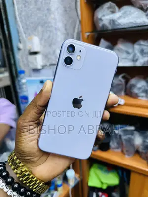 Photo - Apple iPhone 11 64 GB Purple