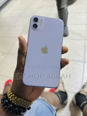 Photo - Apple iPhone 11 64 GB Purple