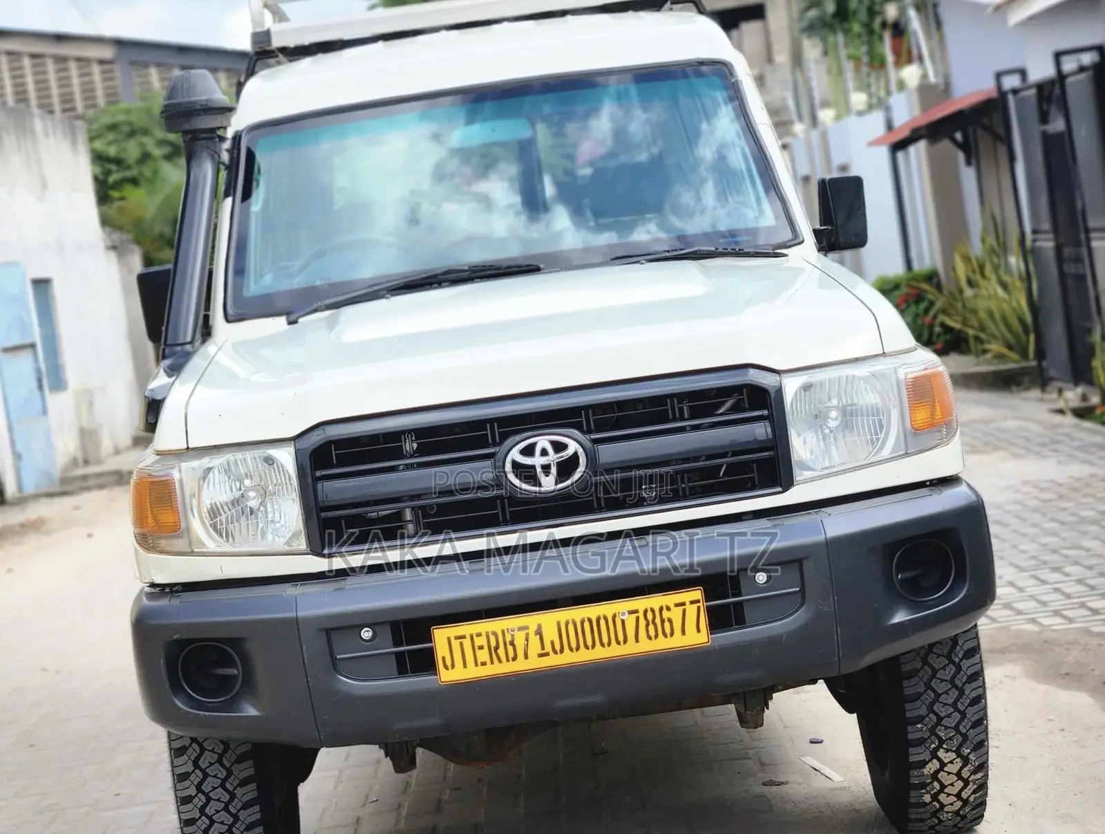 Toyota Land Cruiser 2013 White