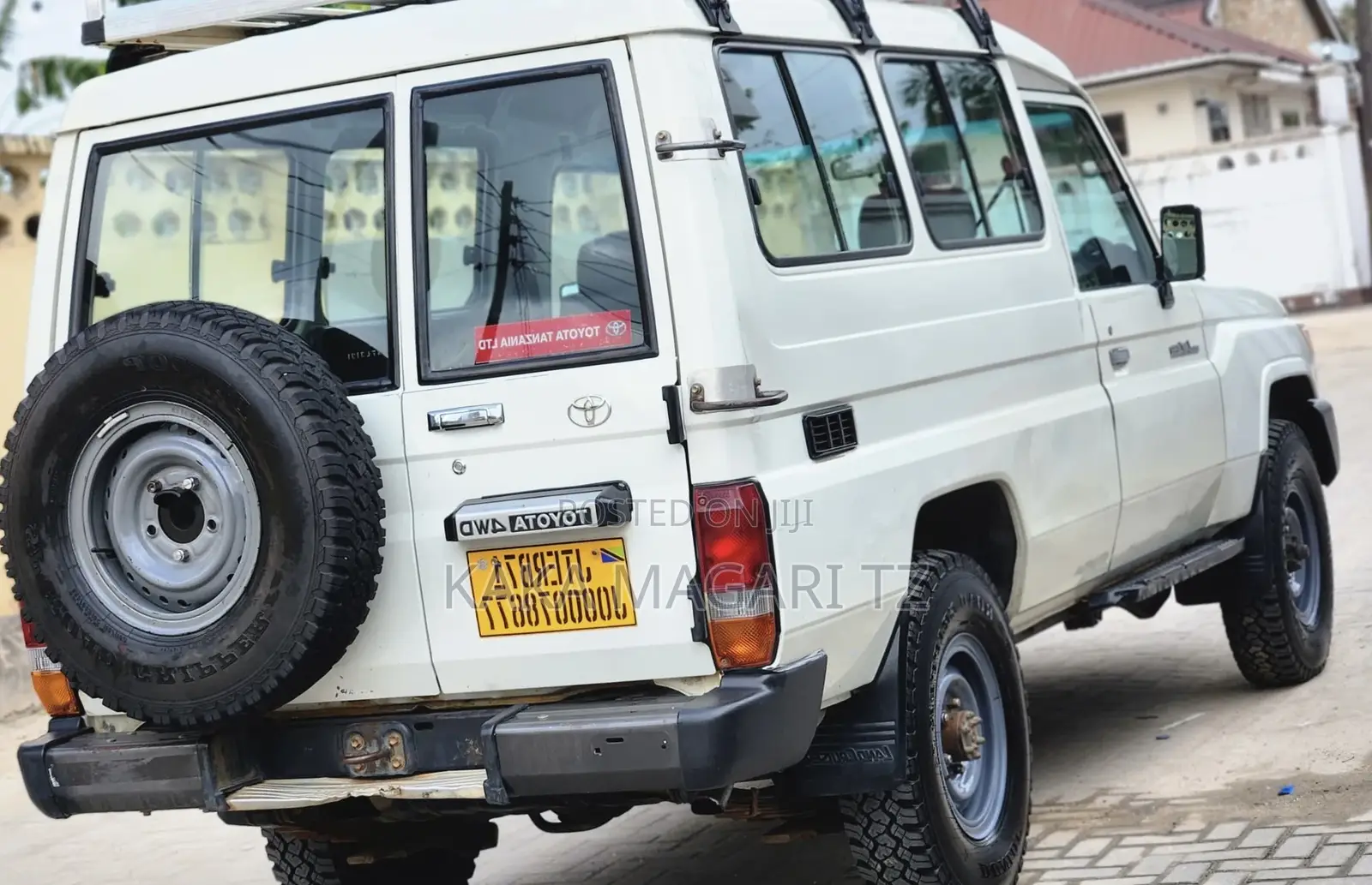 Toyota Land Cruiser 2013 White