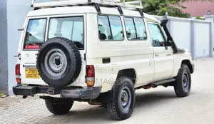 Toyota Land Cruiser 2013 White