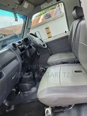 Toyota Land Cruiser 2013 White