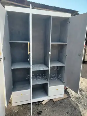 Kabati La Nguo Milango Mitatu