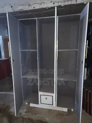 Kabati La Nguo Milango Mitatu