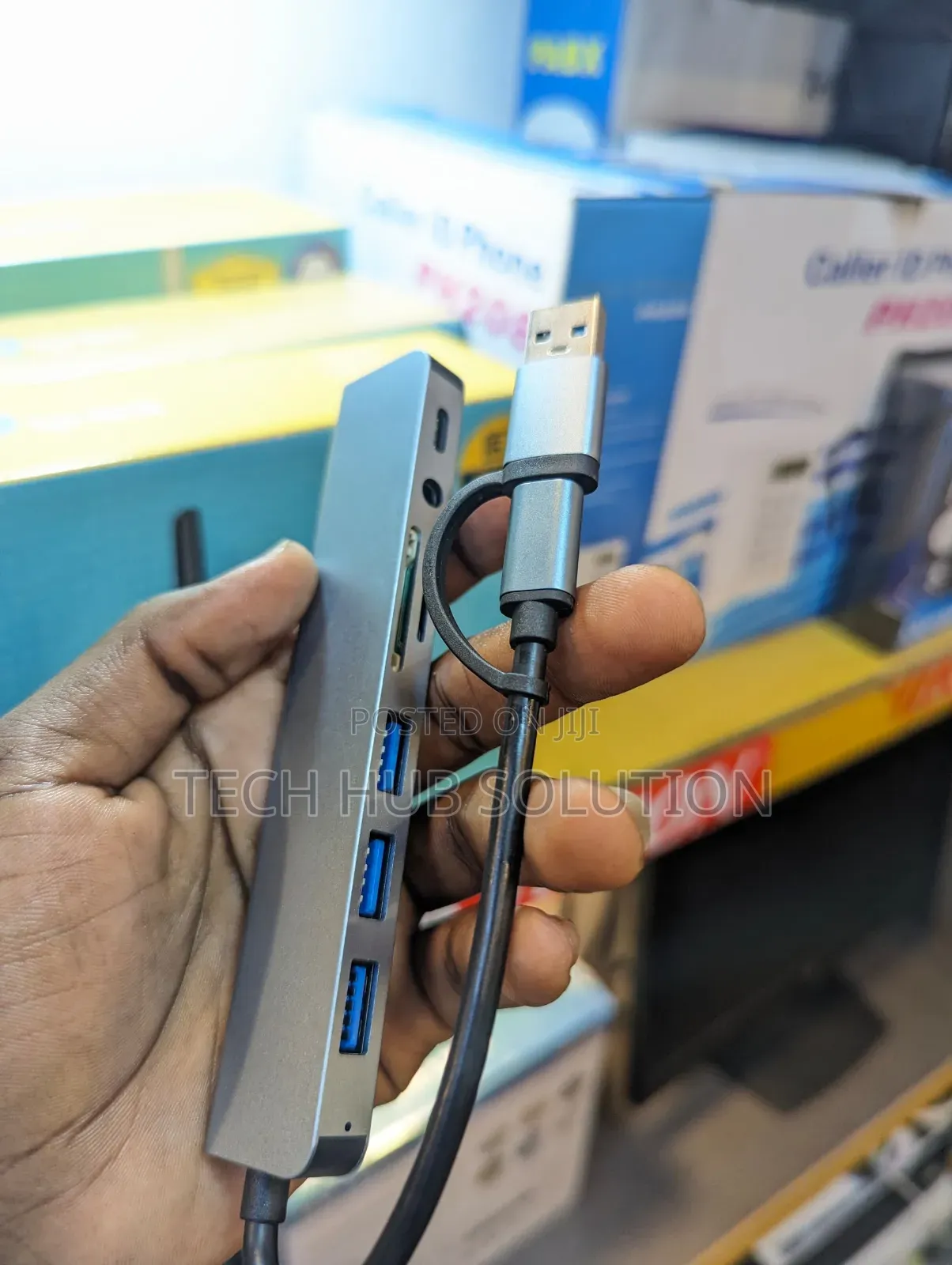 USB HUB Type - C ADAPTER 8 IN 1