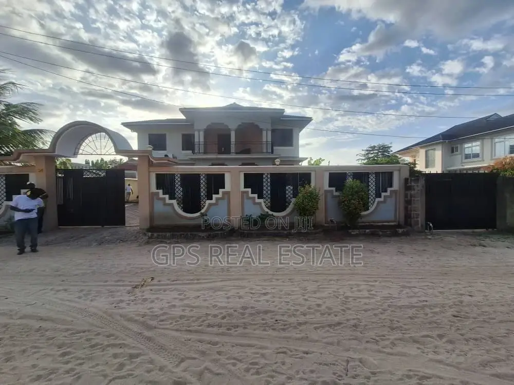 5bdrm House in Tegeta Namanga, Kinondoni for sale