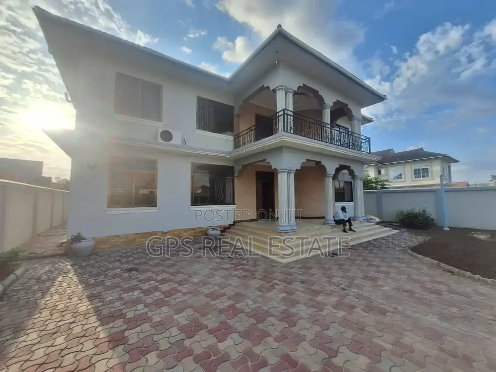 5bdrm House in Tegeta Namanga, Kinondoni for sale